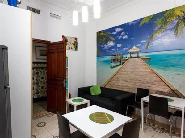 The Cathedral Hostel Murcie Extérieur photo